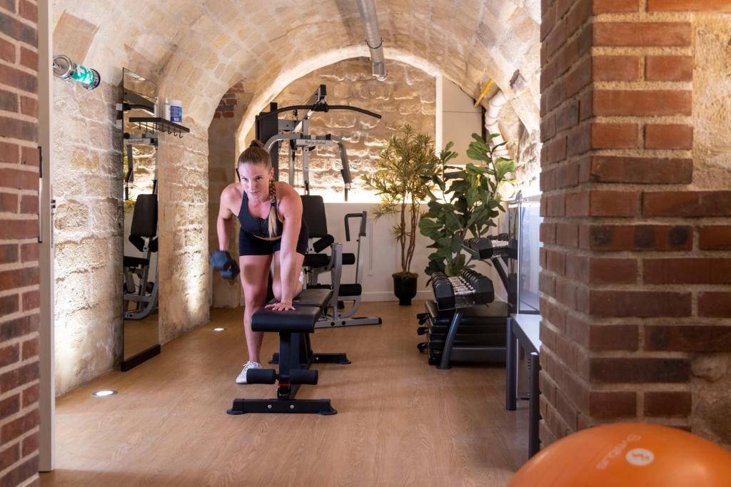 Fitness centrum a/nebo fitness zařízení v ubytování Hotel Abbatial Saint Germain