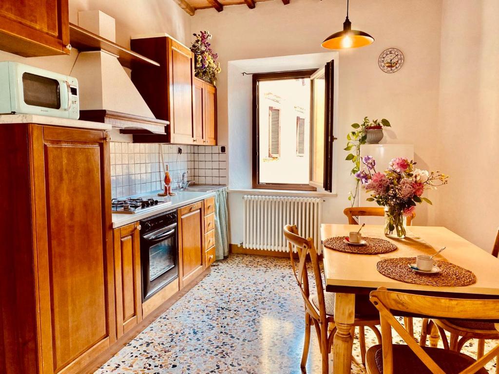 DIMORA DEL POGGIO - Charming Historic Centre - San Quirico d'Orcia - Deluxe Apartment