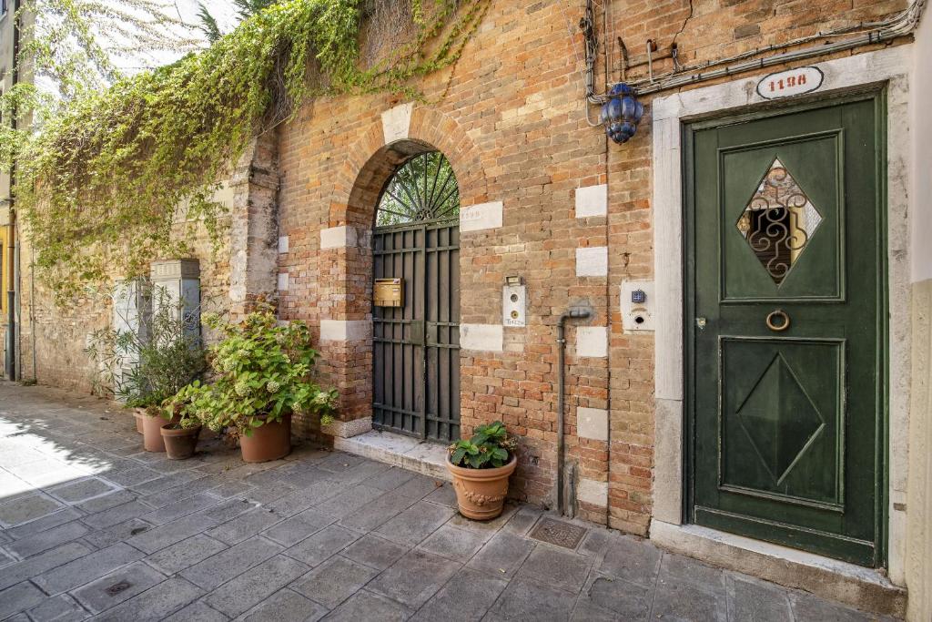 Zdjęcie z galerii obiektu Residenza Centopietre - Dorsoduro by Wonderful Italy w Wenecji