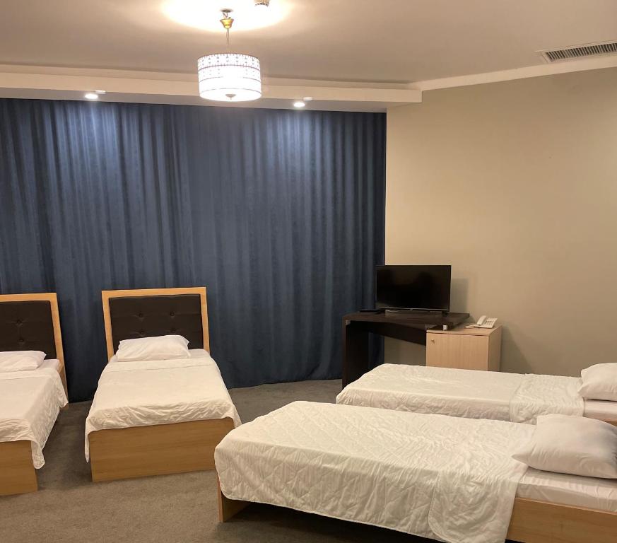 Arena Hotel Absheron - Quadruple Room With Balcony