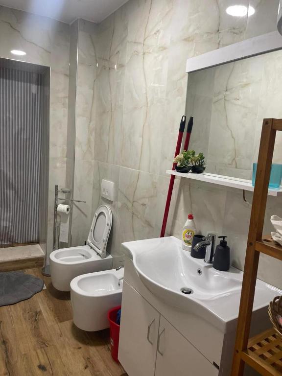 New Bazaar Apartment in Tirana - Imazhi 8