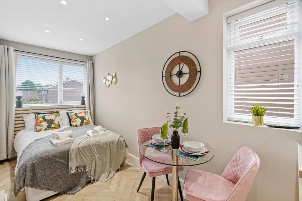 Cosy Heathrow Studios Parking Garden, London Updated 2023 Prices