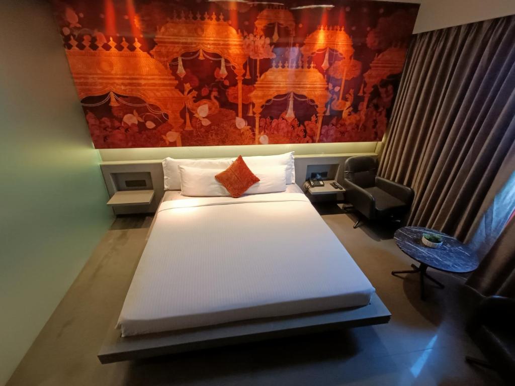Postel nebo postele na pokoji v ubytování Boulevard by Design Hotel Chennai