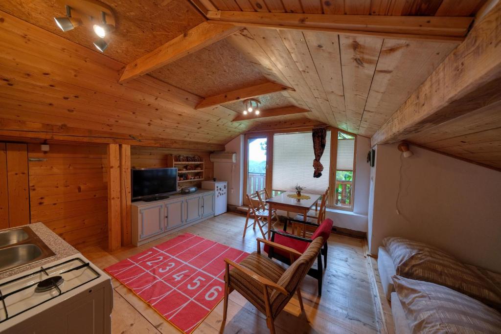 Cottage surrounded by forests - The Sunny Hill - Apartment With Balcony