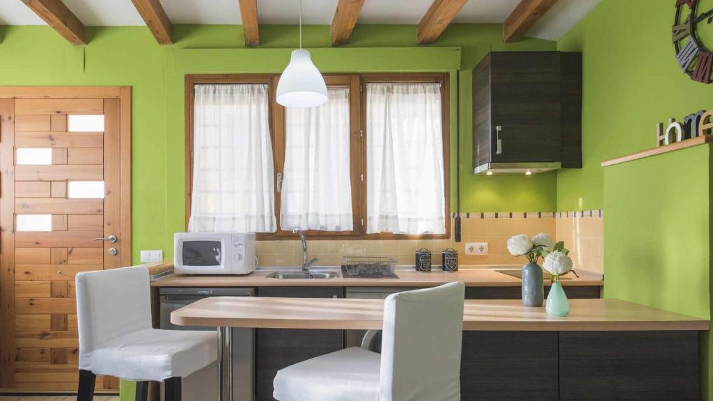 Una cocina o zona de cocina en La Casita de Toledo by Toledo AP