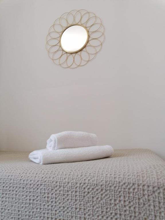 Llit o llits en una habitació de Guesthouse Tree Rooms Modern
