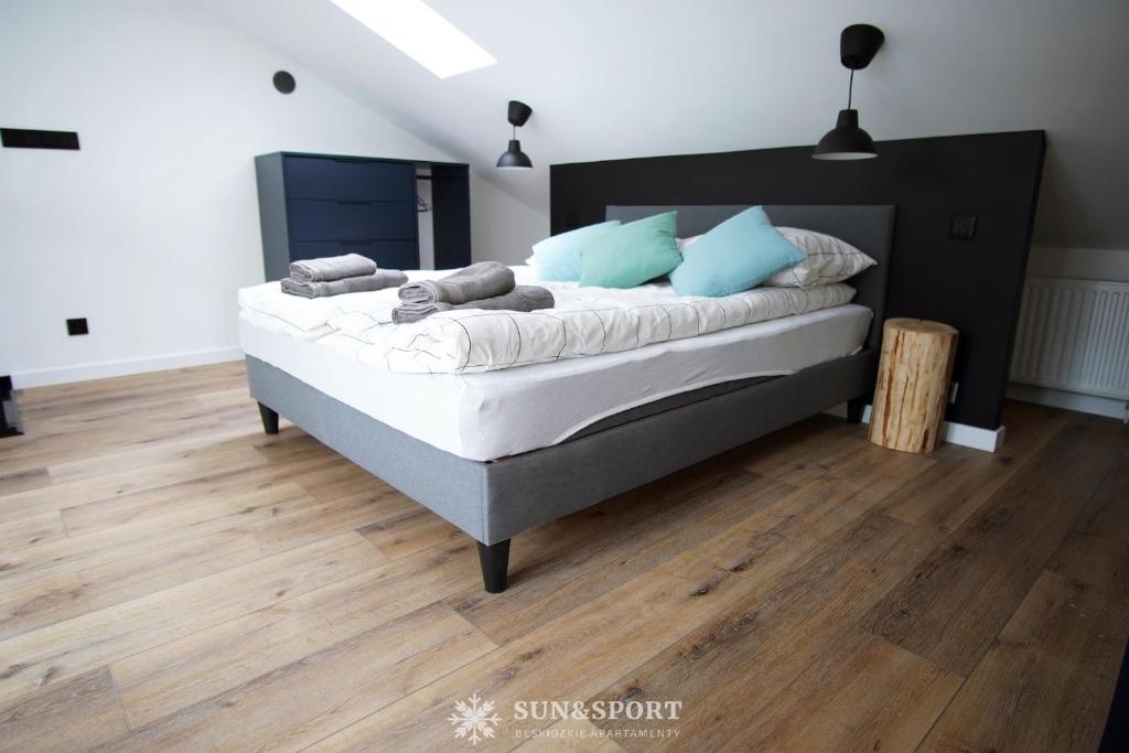 Posteľ alebo postele v izbe v ubytovaní Sun&Sport apartament GÓRSKA OSTOJA +prywatna sauna