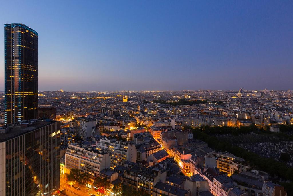 Deluxe Twin Room with View at Pullman Paris Montparnasse
