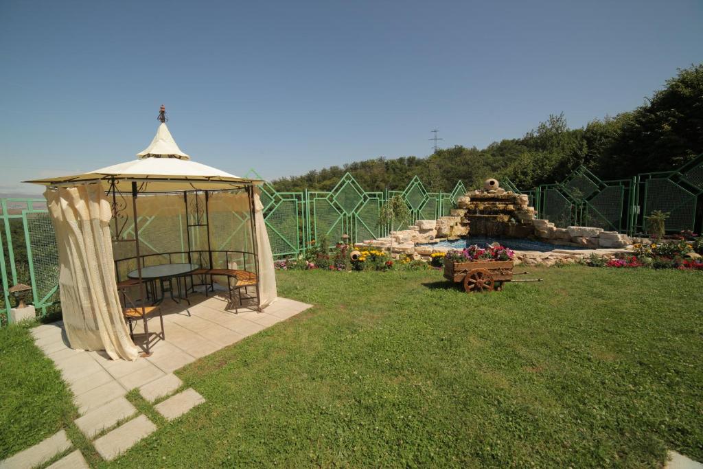 Zahrada ubytování Multi Rest House