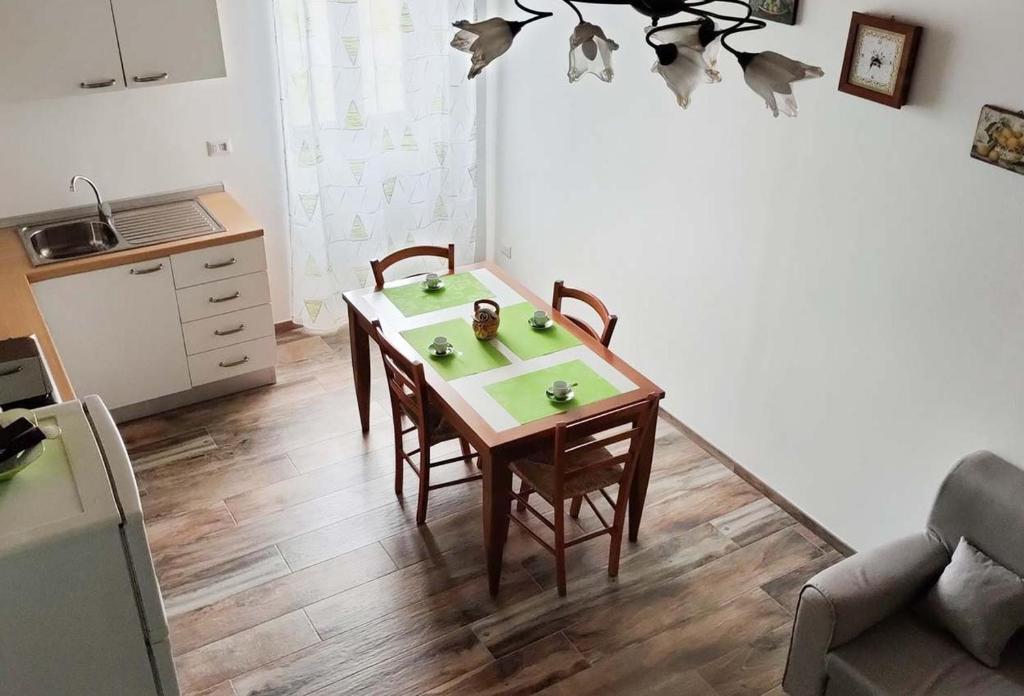 Kuchyň nebo kuchyňský kout v ubytování L'Acero di STALL