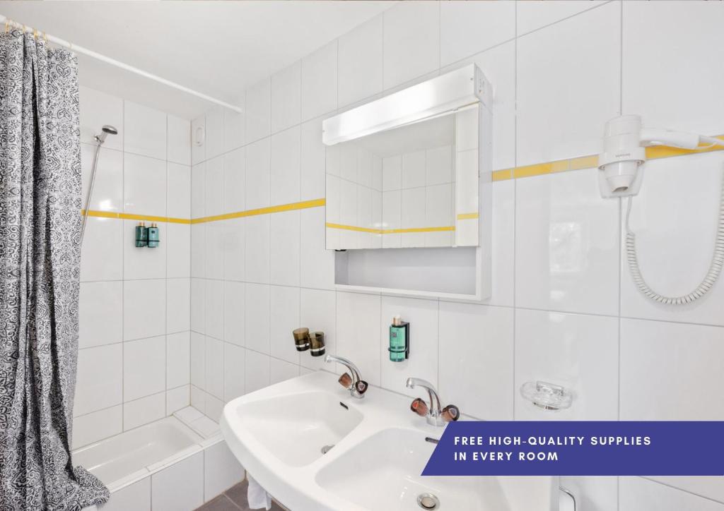 Becozy Self Check-in Pop-Up Hotel Basel - Resim 37