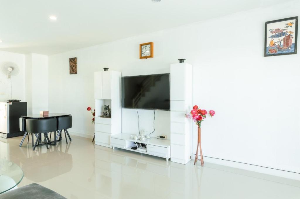 TV a/nebo společenská místnost v ubytování PK Villa Koh Samui