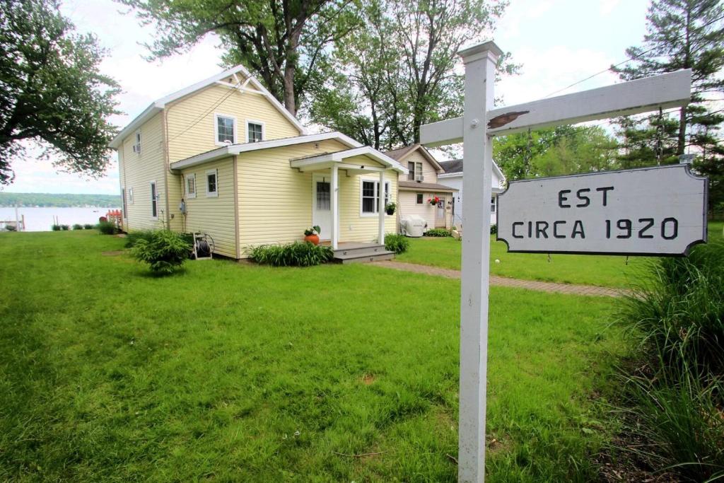 Το κτήριο όπου στεγάζεται  η παραθεριστική κατοικία