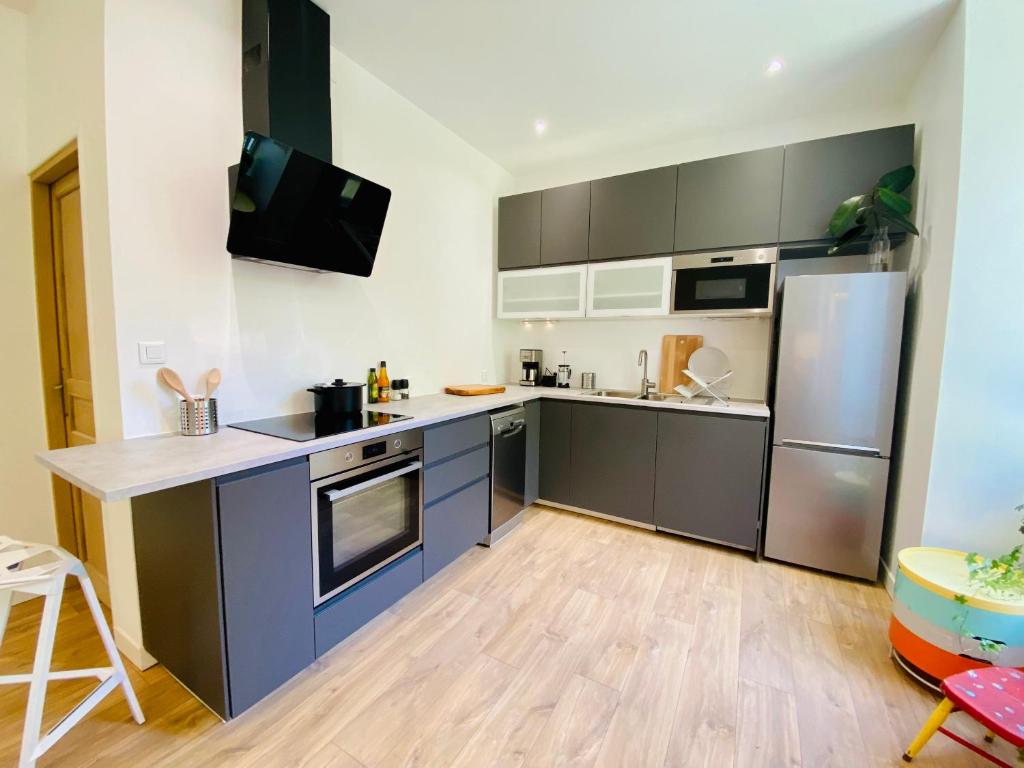 The Old School House, Les Ougiers - Two-Bedroom Apartment