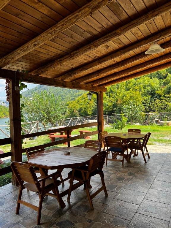 Een tuin van Guest House Aprripe Guri
