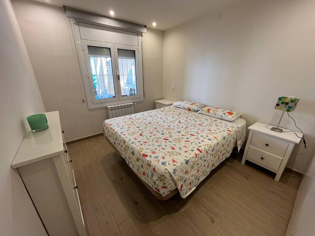 Posteľ alebo postele v izbe v ubytovaní Apartamento en la playa. Free Parking. Free WiFi