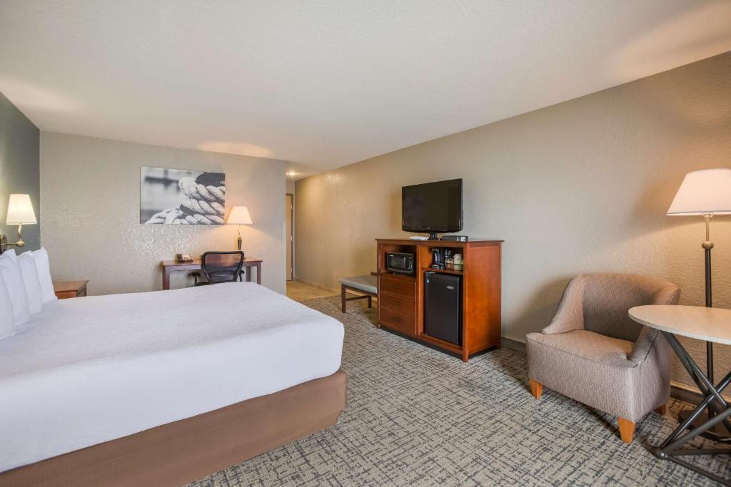Best Western Harbour Pointe Lakefront - Chambre Lit King-Size - Non-Fumeurs