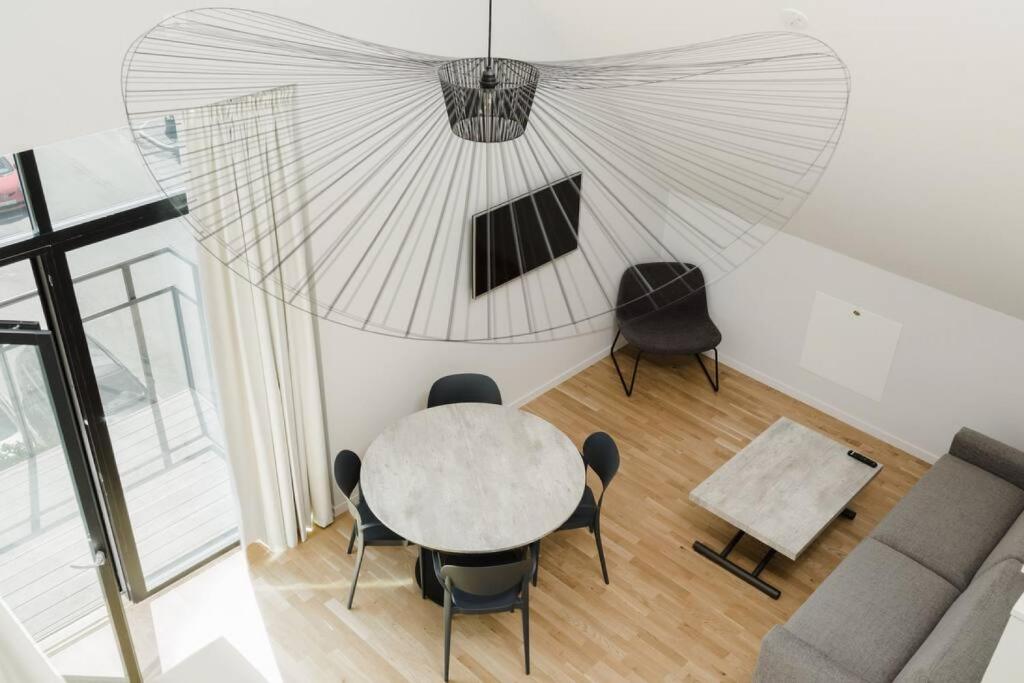 Posezení v ubytování All in one Loft with Balcony and Free parking