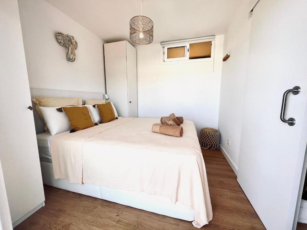 Postel nebo postele na pokoji v ubytování ZEN Apartment sea views