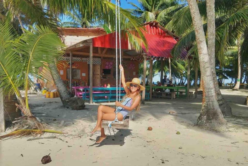 Hosté ubytování Private Over-Water Cabin on paradise San Blas island