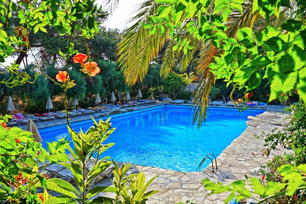 Bazén v ubytování Sitia Beach City Resort & Spa nebo v jeho okolí