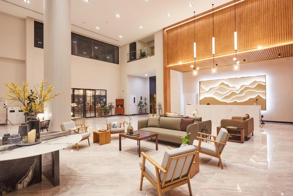 Posezení v ubytování Centara Life Wisma Hotel Ratchaburi