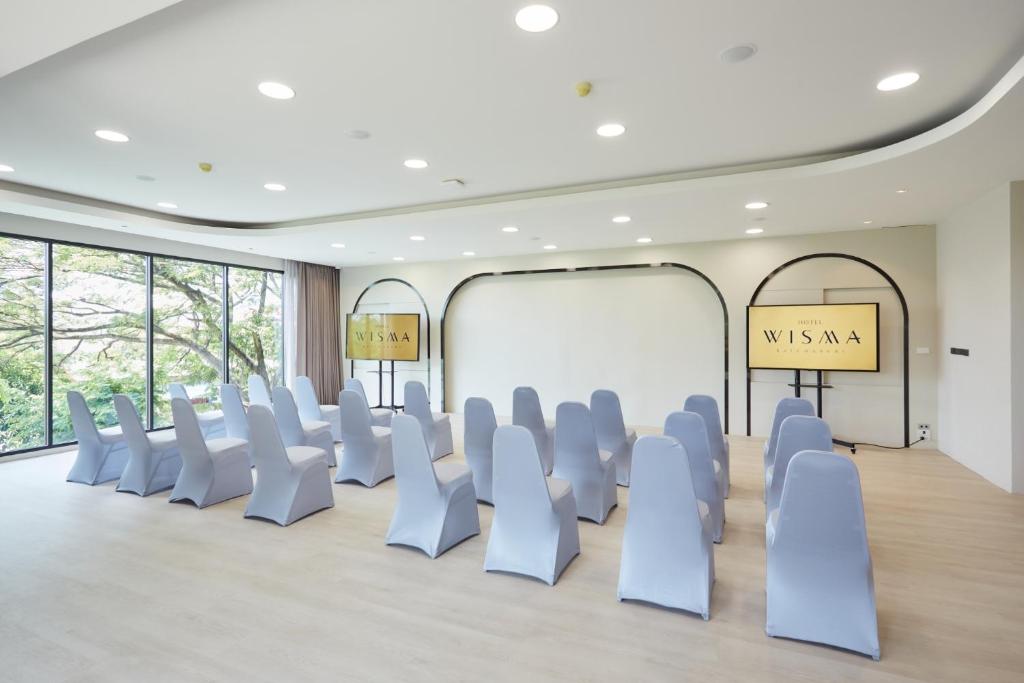 Posezení v ubytování Centara Life Wisma Hotel Ratchaburi