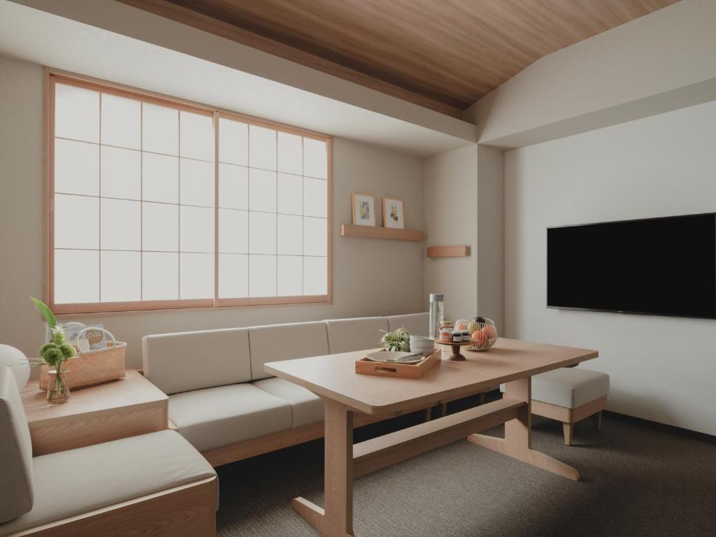 TV a/nebo společenská místnost v ubytování MIMARU SUITES Tokyo Nihombashi