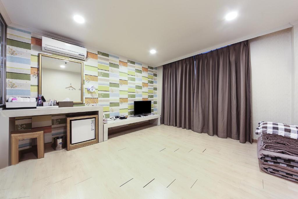 Central Hotel - Family Suite