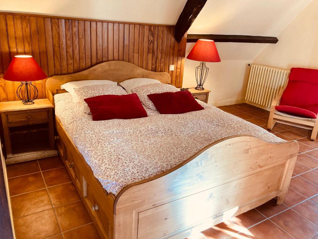 Posteľ alebo postele v izbe v ubytovaní Manoir de Saint-Fiacre