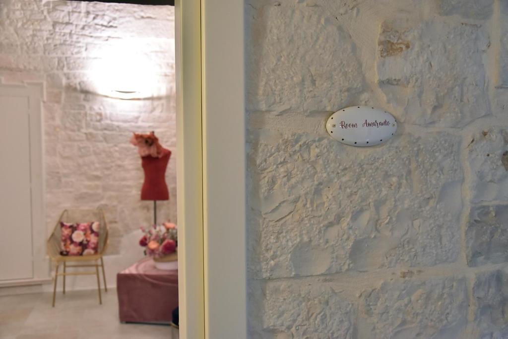A seating area at Antico Corso 74