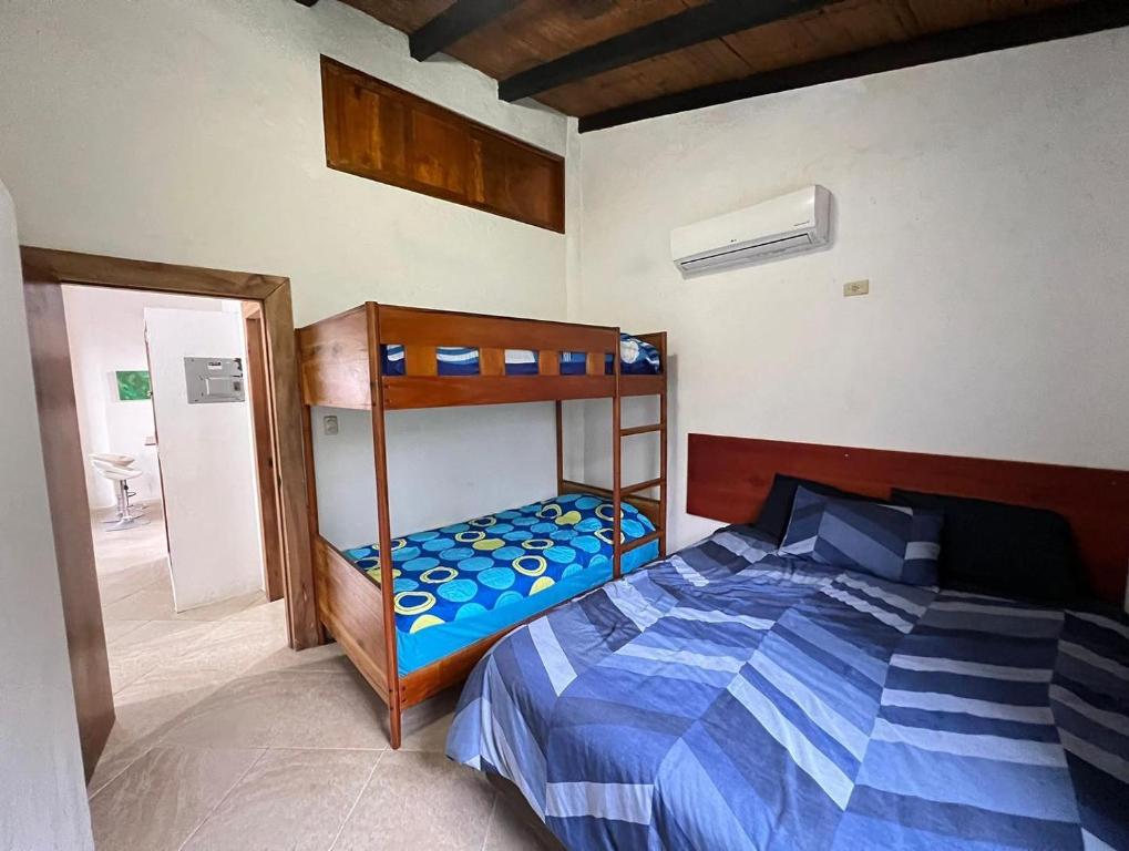 Postel nebo postele na pokoji v ubytování Olon Cabin