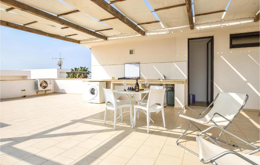 Fotografia z galérie ubytovania Cozy Home In Marina Di Ragusa With Wifi v destinácii Marina di Ragusa