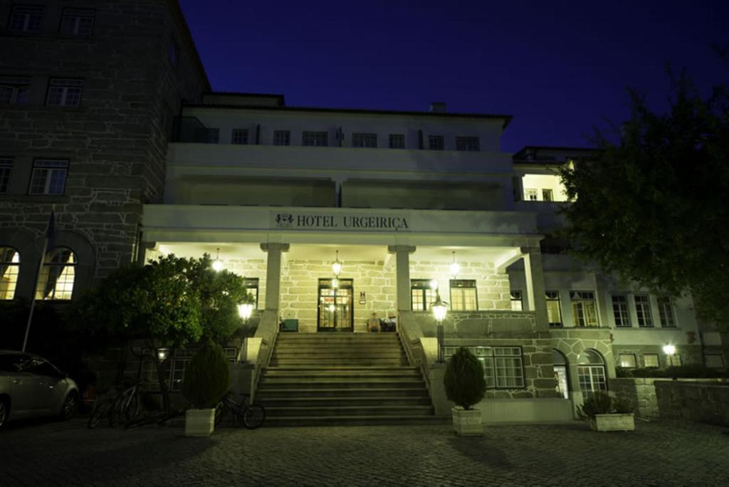A fachada ou entrada de Hotel Urgeirica