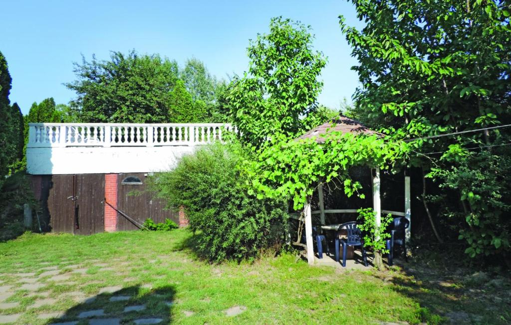 Ogród w obiekcie Landhaus Töreki mit Pool