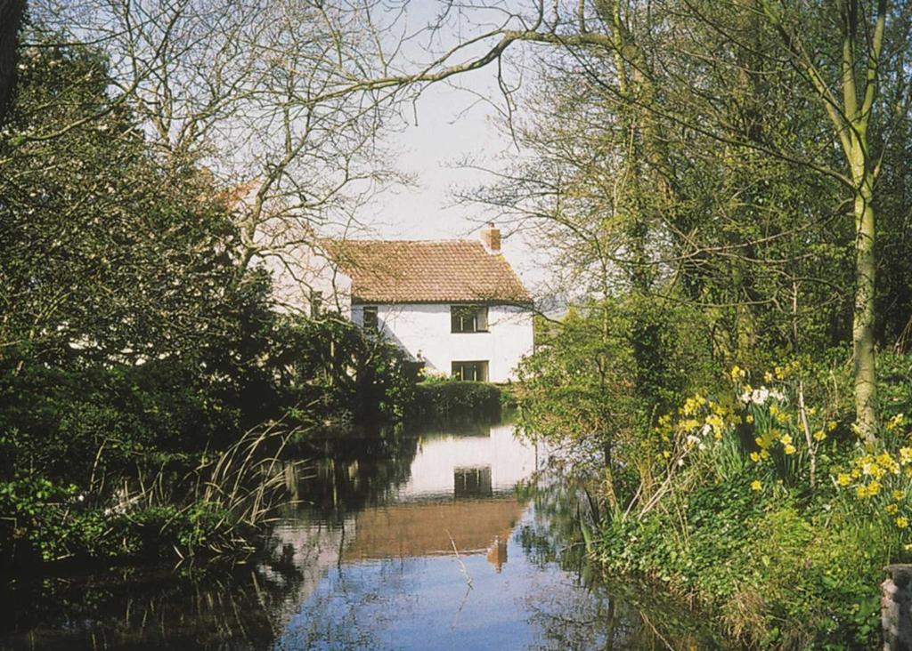 Maxmills Cottage in Winscombe, Somerset, England