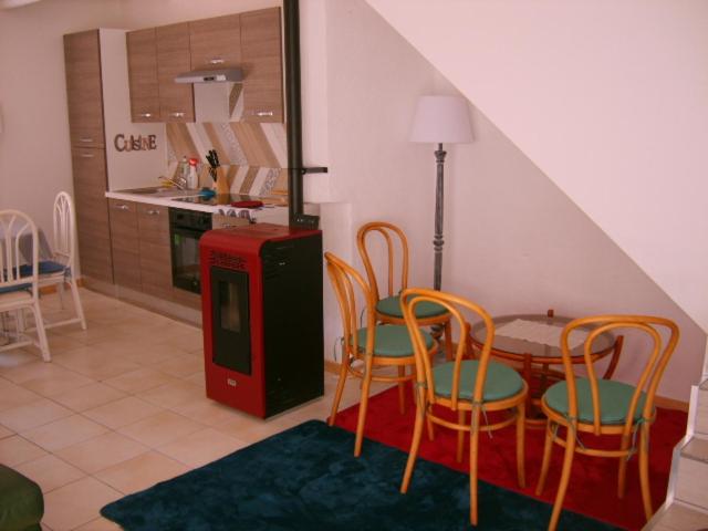 MAISON DANS UNE CITE DE CARACTERE AGREABLE. - Housity
