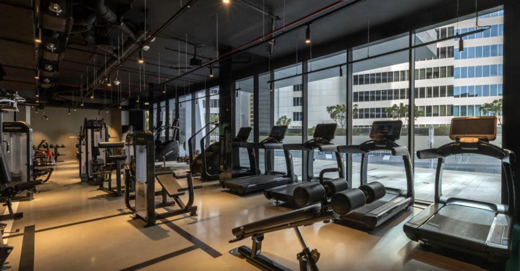 Fitness centrum a/nebo fitness zařízení v ubytování Stylish Studio with Burj Khalifa View