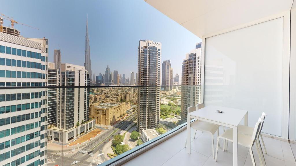 Nespecifikovaný výhled na destinaci Dubaj nebo výhled na město při pohledu z apartmánu