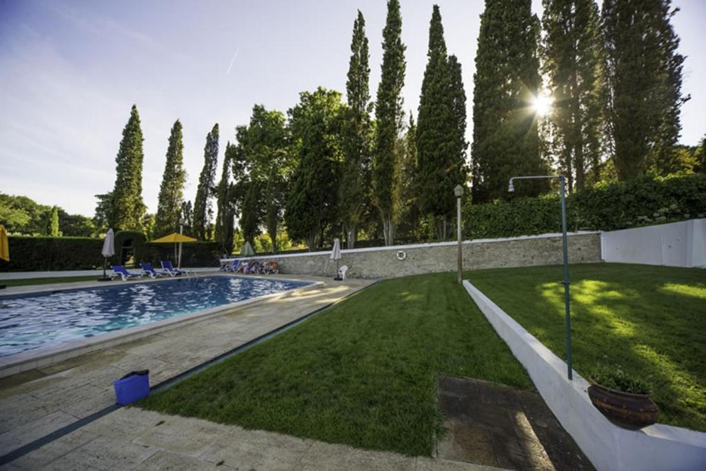 A piscina em ou perto de Hotel Urgeirica