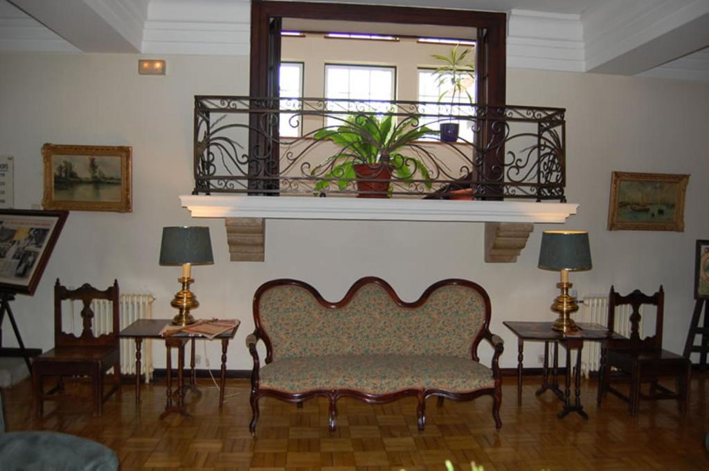 Uma rea de estar em Hotel Urgeirica