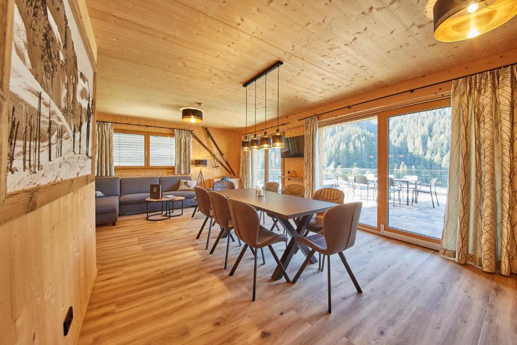 Posezení v ubytování AlpenParks Chalet & Apartment Steve Lodge Viehhofen
