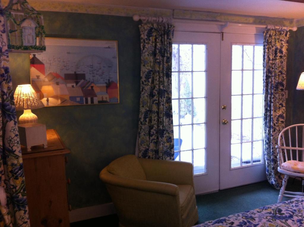 Deerhill Inn - Queen Room Met Uitzicht Op De Tuin