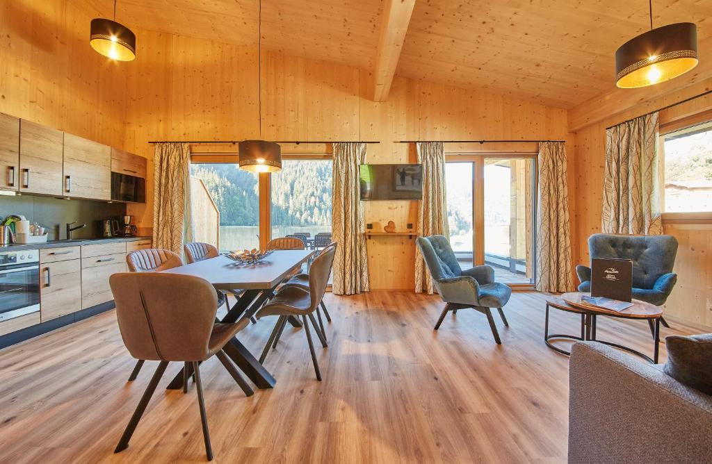 Kuchyň nebo kuchyňský kout v ubytování AlpenParks Chalet & Apartment Steve Lodge Viehhofen