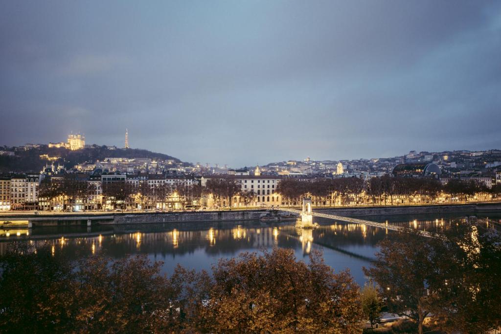 OKKO Hotels Lyon Centre - Resim 40