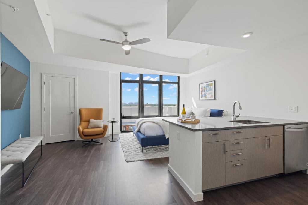 Placemakr Marymount Ballston - Studio Apartment