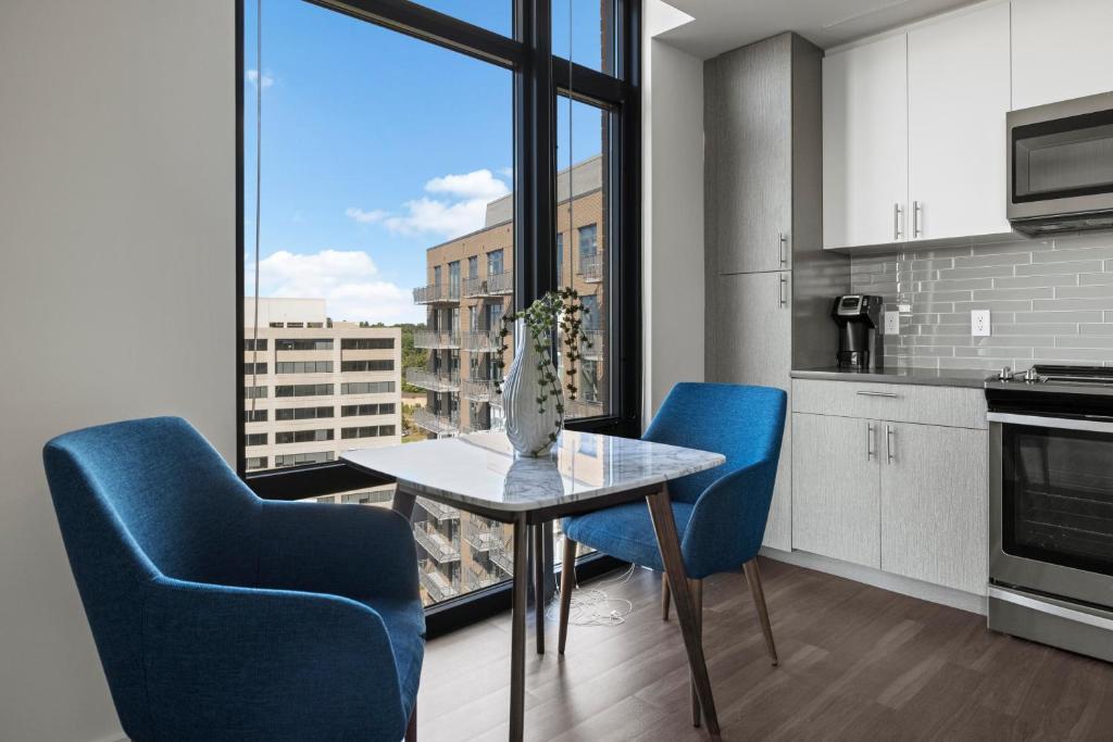 Placemakr Marymount Ballston - Premium Two Bedroom Apartment With Balcony