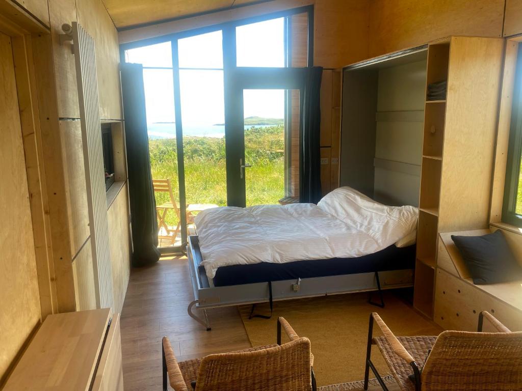 Letto o letti in una camera di Goleen Harbour