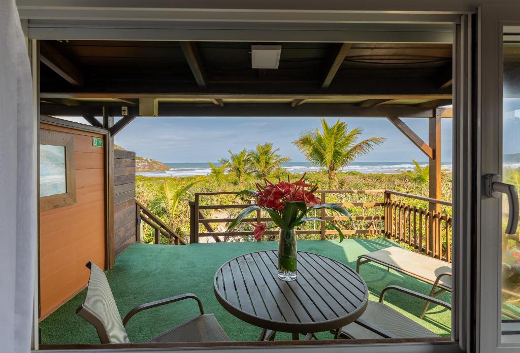 Grajagan Surf Resort - Habitación Doble Con Vista Al Mar