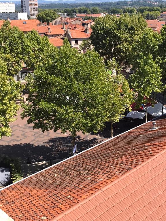 Zdjęcie z galerii obiektu Market Square, Rooftop, 2 chambres, All inclusive w mieście Roanne